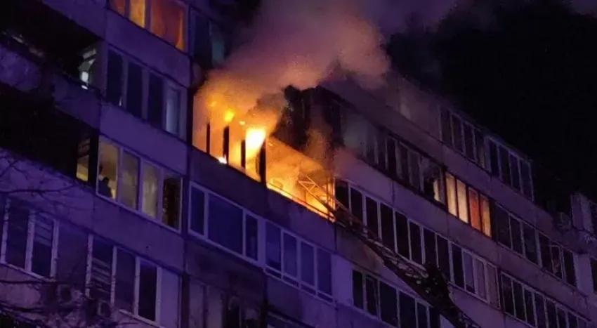 В Новороссийске из-за крупного пожара эвакуировали несколько десятков человек