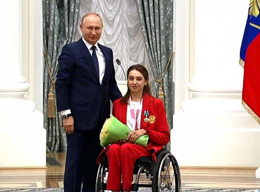 Владимир Путин вручил награды новороссийским спортсменкам 