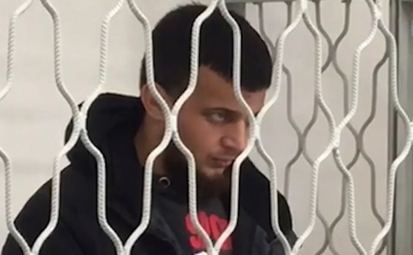 Показали лицо предполагаемого убийцы из Новороссийска: видео из зала суда 