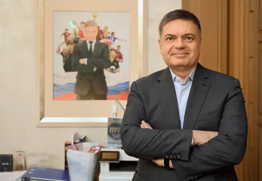 Новороссиец Сергей Шишкарёв собрался выиграть «Дело» в «русскую рулетку»