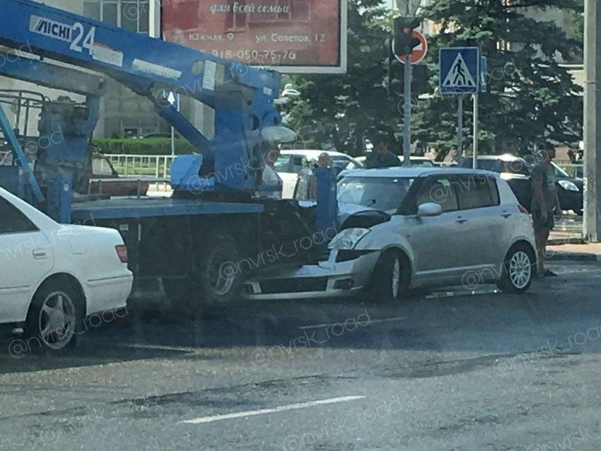  Блондинка стала виновницей нелепого ДТП в Новороссийске