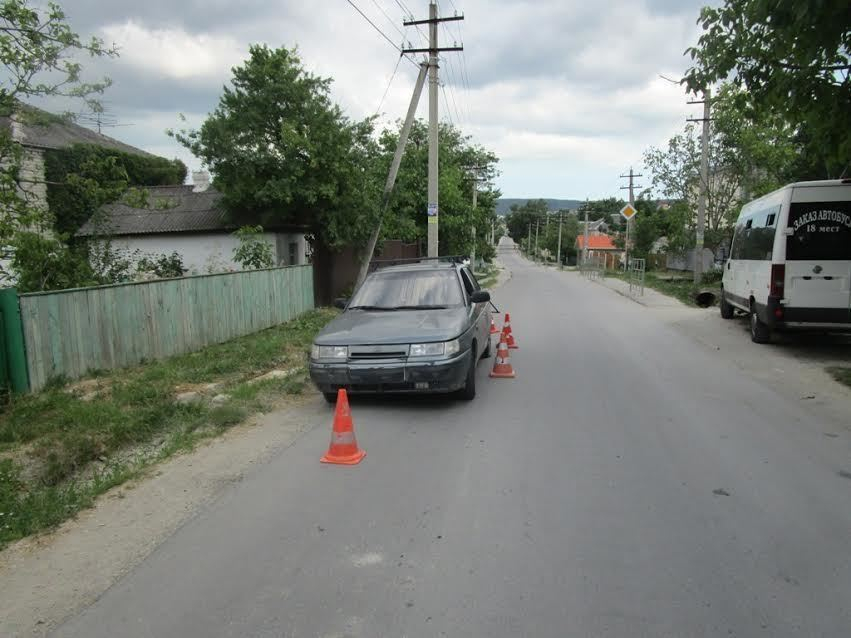 В Новороссийске пенсионер сбил мужчину, заменявшего колесо на дороге