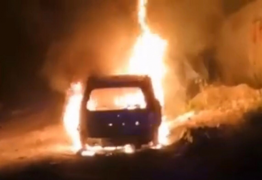 Тело молодой девушки нашли в сгоревшей машине под Новороссийском 