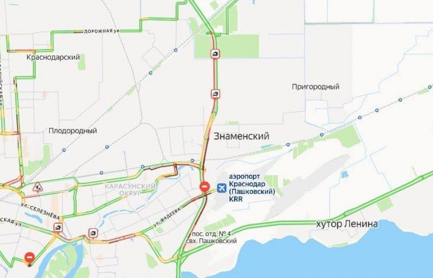 Трасса М-4 «Дон» «горит огнем": километровая пробка скопились по направлению к Черному морю