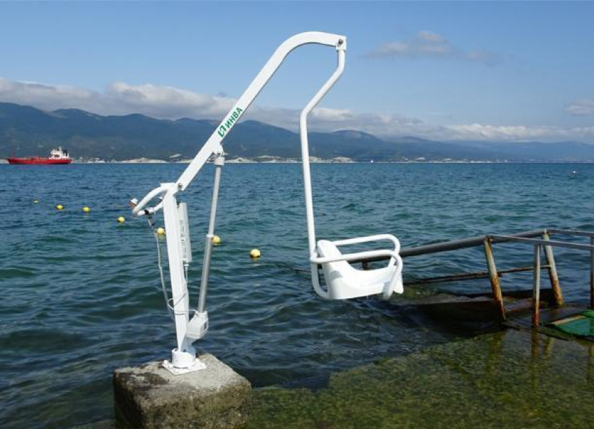 «Украденный» подъёмник для инвалидов вернётся на новороссийский пляж