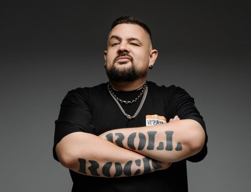 "Будьте добрее": итогами года и поздравлениями поделился комик из Новороссийска