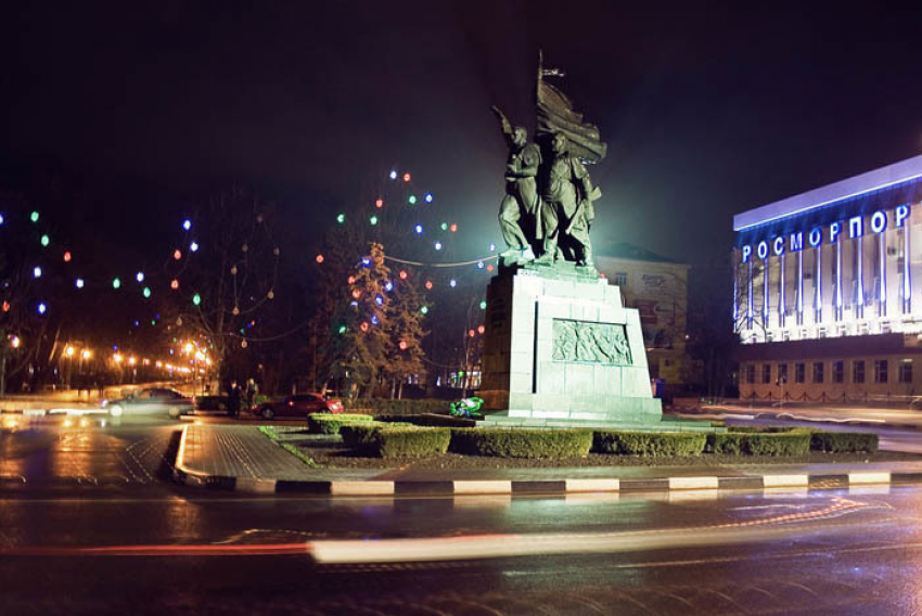 Памятник «Хамсе», поднятие капсулы, звезда российской эстрады – что ждет Новороссийск в день города