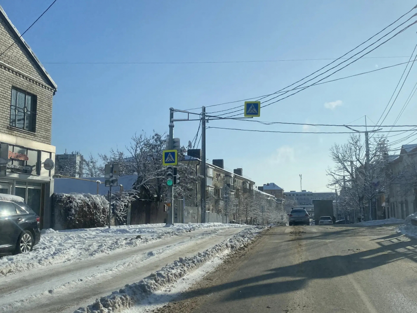 «Полностью чистить улицу не надо?» - житель Новороссийска возмутился подготовкой к зиме 