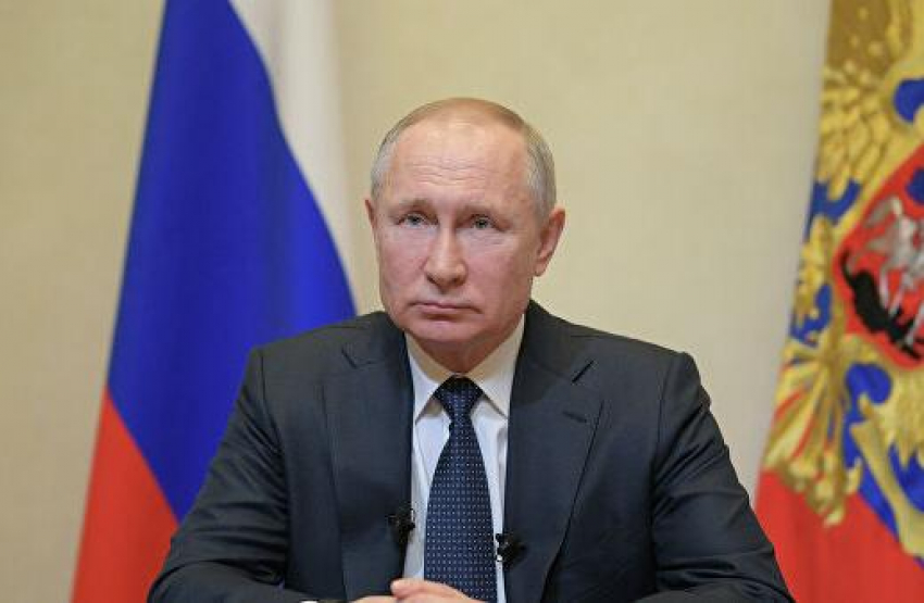 Путин  выступил с речью о заморозке кредитов на период пандемии, о мерах соц.поддержки и переносе голосования по Конституции