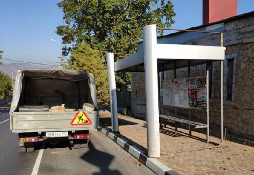 Украденную остановку наконец-то вернули новороссийцам