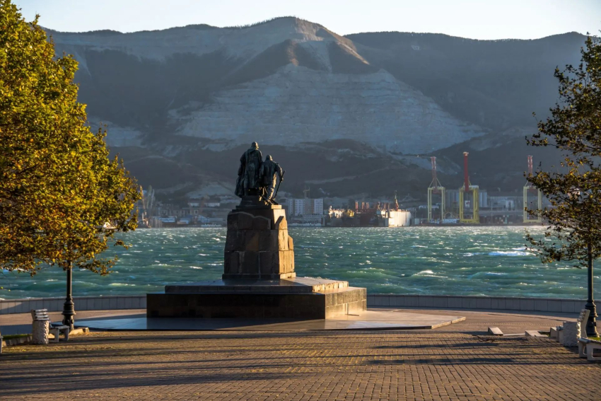 Чёрное море остыло? В Новороссийск неожиданно пришёл норд-ост