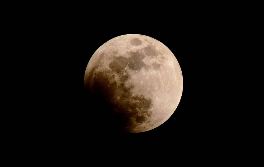 Жители Новороссийска смогут увидеть первое в 2020 году лунное затмение... Если погода позволит