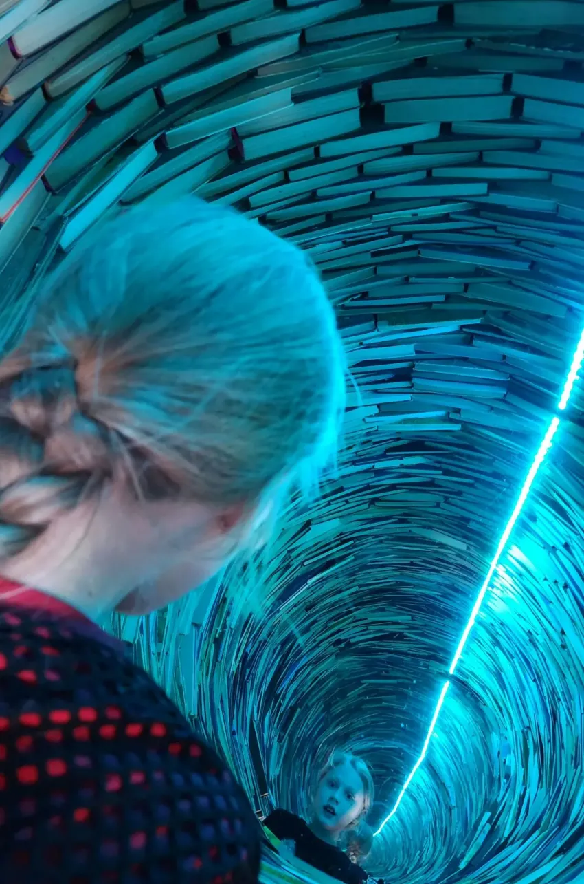 Тельцам стоит запастись терпением, а Львам быть осторожнее: что сегодня сулят звезды