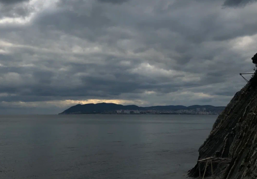 Дождичек в четверг: по Новороссийску гулять без зонта не рекомендуется