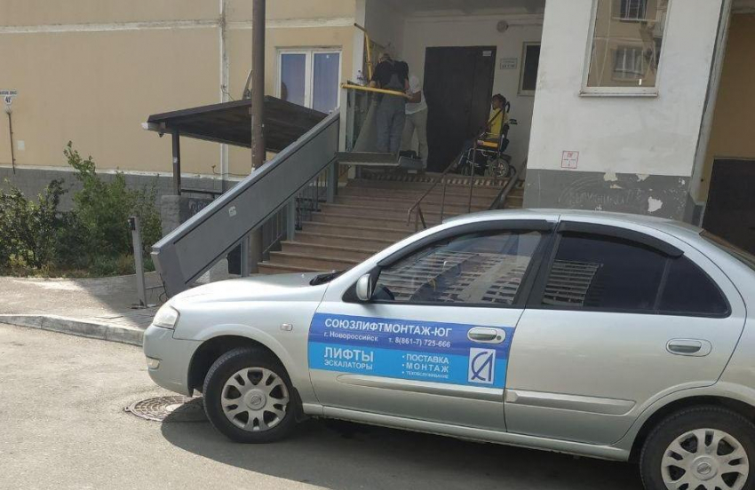 Ремонт для галочки: «Союзлифтмонтаж» снова «забил» на просьбы инвалида из Новороссийска
