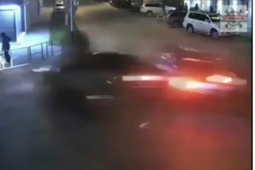 Ночное ДТП: два безумных автомобилиста  покалечили друг друга  и пешехода 
