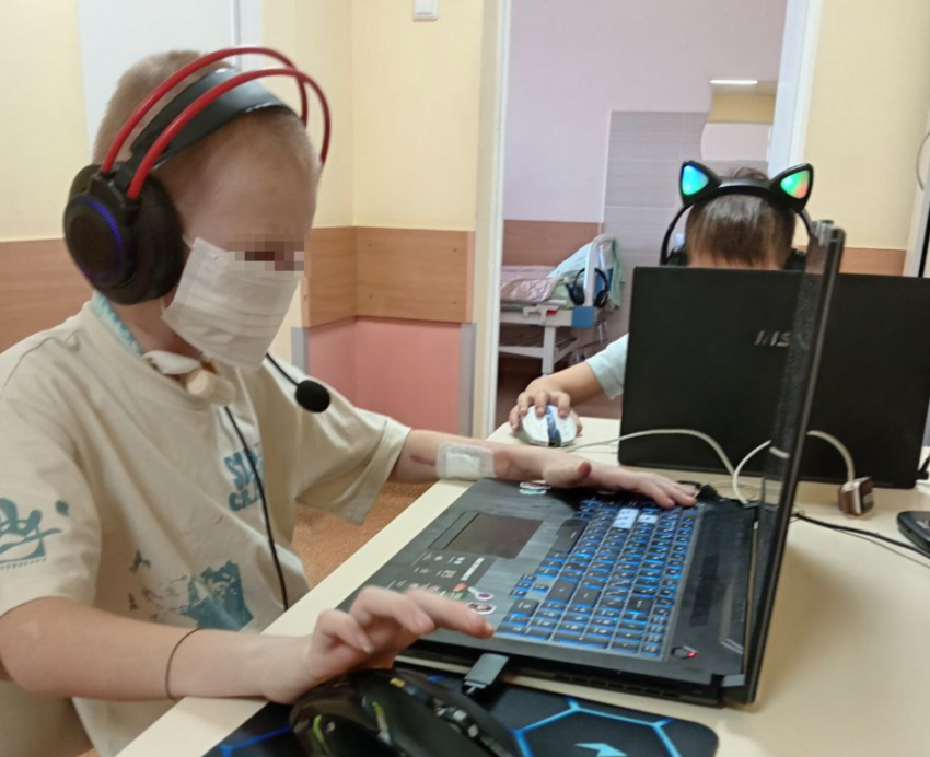 Операция в понедельник: мальчику из Сочи, искусанному хаски, будут делать нос