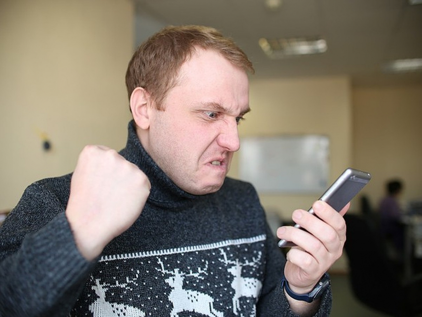 1,2 миллиона рублей на двоих потеряли новороссийцы, доверившись телефонным мошенникам