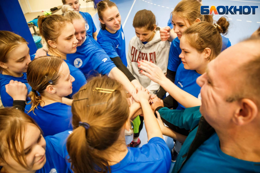 Женская гандбольная команда из Новороссийска на 100% состоит из успеха