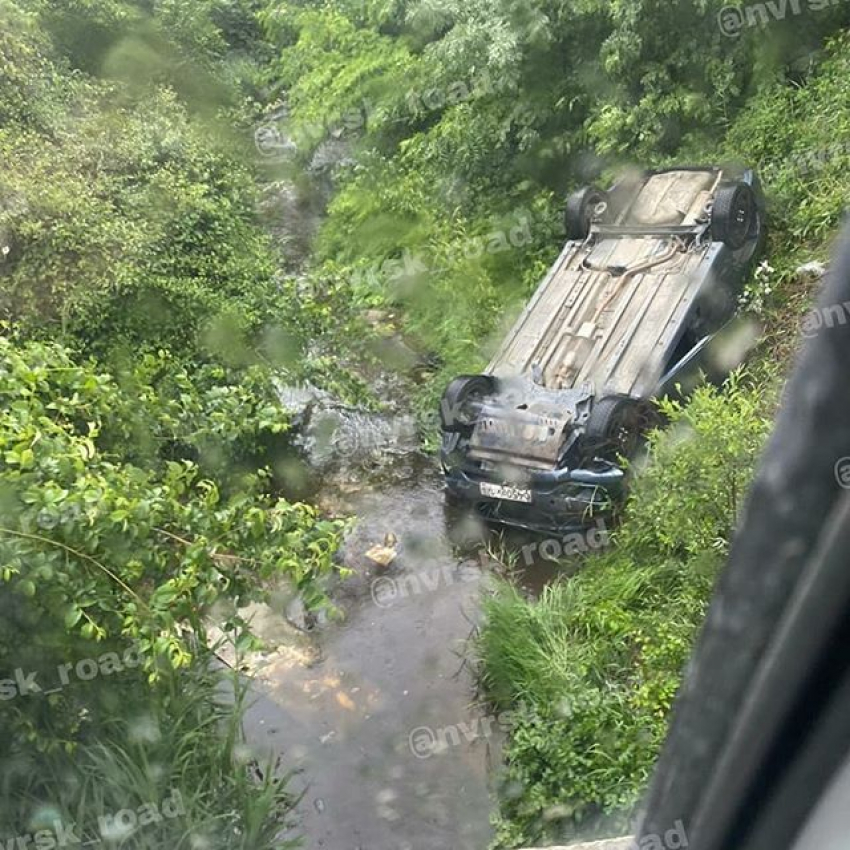 «Слава Богу, все живы!», - неопытный водитель улетел на машине в кювет