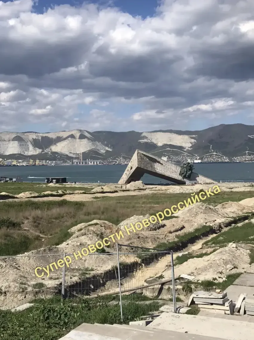 Бардак на «Малой Земле» продолжается