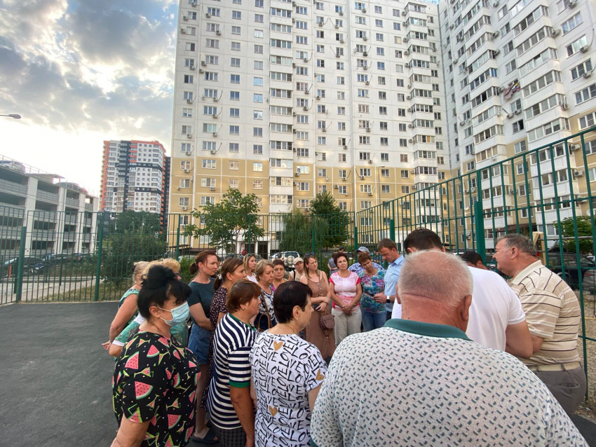 Есть сроки, но люди не верят: как решается проблема с перебоями «ТЕАМ» в Новороссийске 