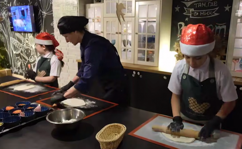 Глава Минсельхоза Оксана Лут подарила мастер-класс от шеф-повара девочке из Новороссийска