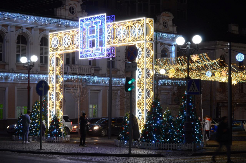 Украсили на славу: Новороссийск стал новогодней столицей России