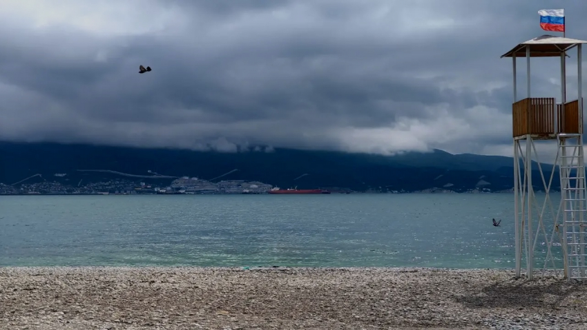 Штормовое предупреждение: в Краснодарском крае ожидаются дожди, грозы и сильный ветер  