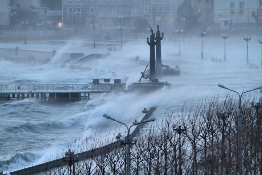 Ливни и норд-осты: Новороссийску по-прежнему угрожает стихия