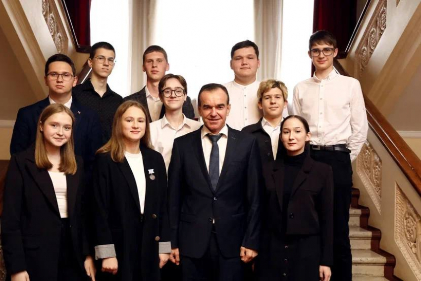 Новороссийские школьники одержали победу в бизнес-проекте и отправились к губернатору Краснодарского края