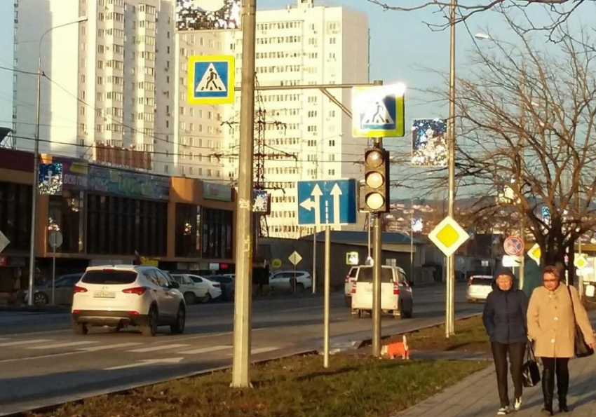 Новый светофор заработает в Новороссийске лишь в течение двух месяцев