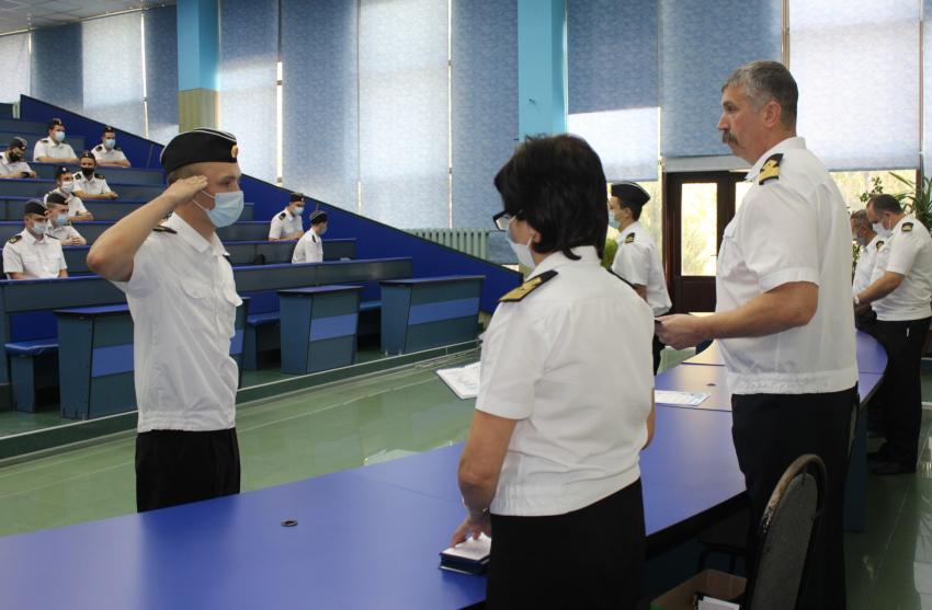 Около тысячи юных новороссийцев прошли церемонию посвящения в курсанты