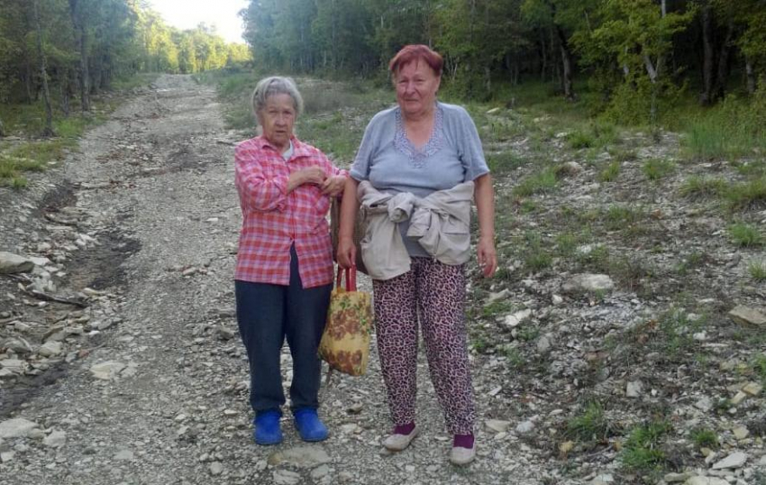 В Новороссийске пенсионерок, не желающих ходить налево, нашли два участковых
