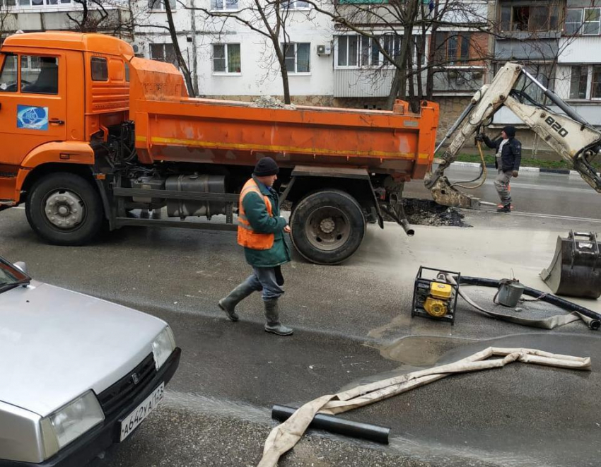 В Новороссийске ограничат воду и движение по Волгоградской