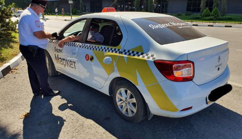149 таксистов в Новороссийске работали нелегально