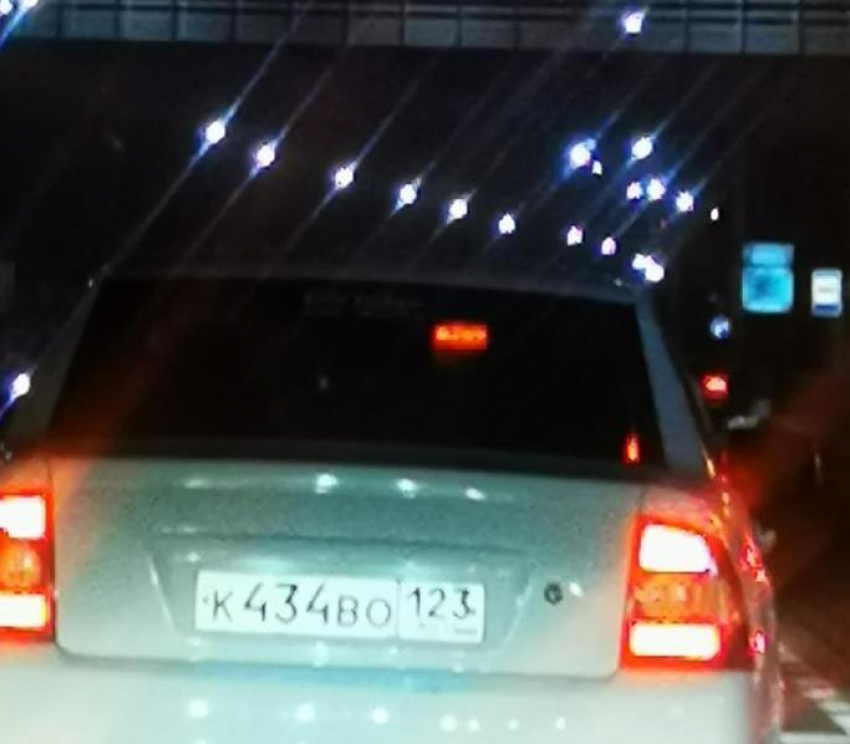 «Малолетки за рулём» чуть не протаранили машину в Новороссийске