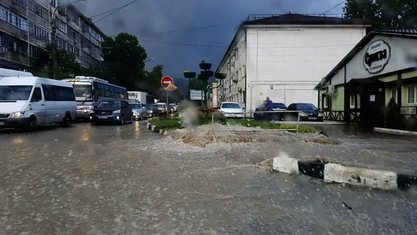 Внимание! Непогода в Новороссийске сохраняется 