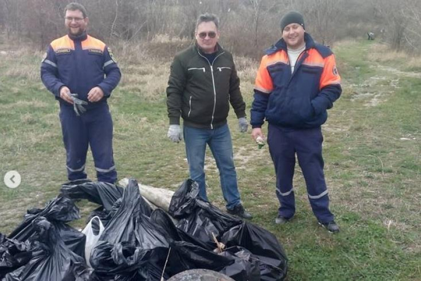 Новороссийцы активно очищают город от мусора