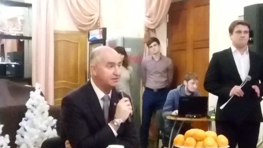 Глава Новороссийска Игорь Дяченко начал пресс-конференцию