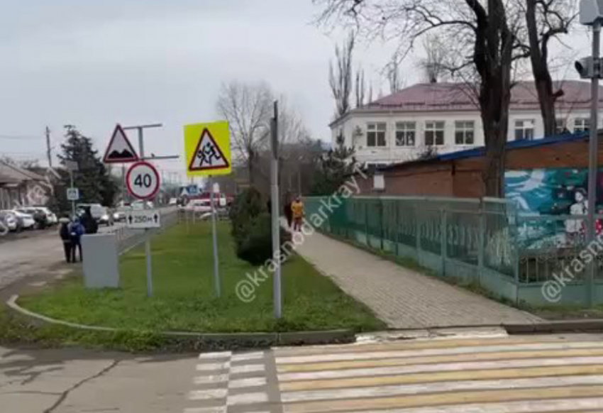 Учеников школ Краснодарского края эвакуировали из-за сообщений о минировании