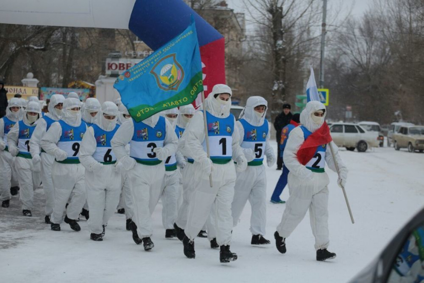 Сквозь сугробы новороссийские десантники добрались до города Каменск-Шахтинский