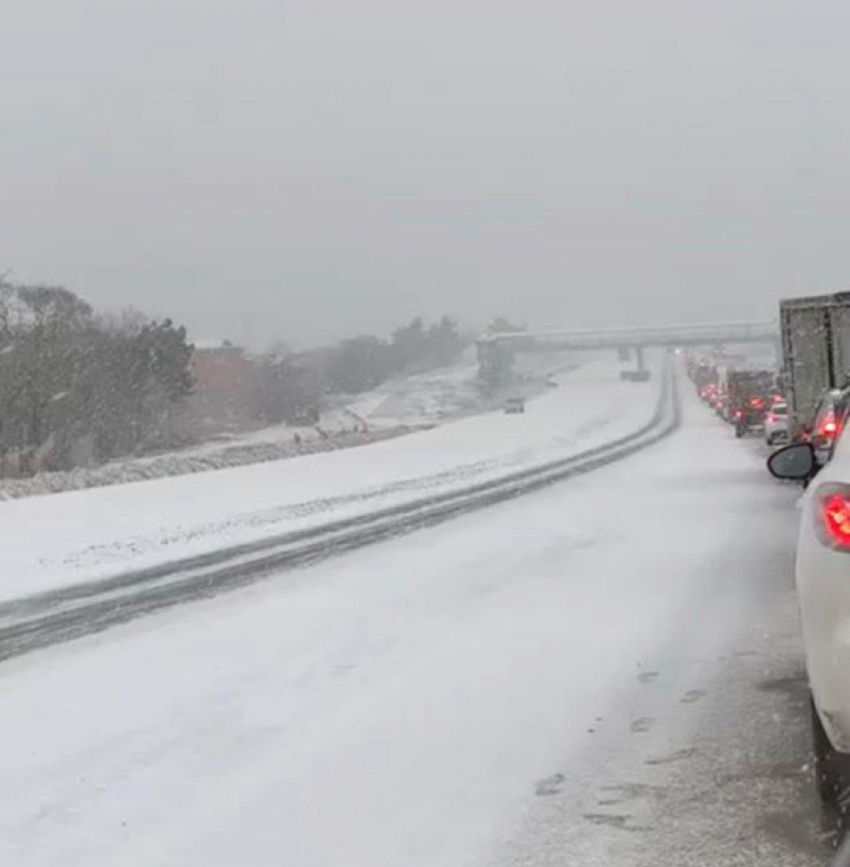 Местами - гололед: можно ли новороссийцам садиться за руль