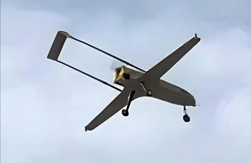 Обломки беспилотника повредили автобус