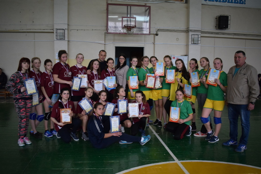 Шесть  команд края поборолись за звание лучших по гандболу в Новороссийске