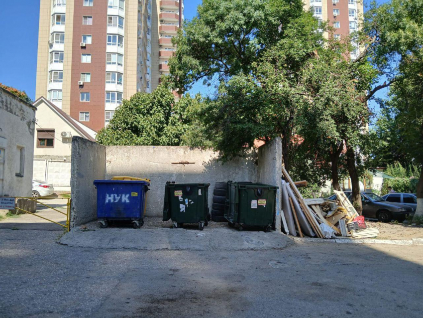 Туристы набросали? Больше 40 тысяч тонн мусора вывезено из Новороссийска и Геленджика за лето