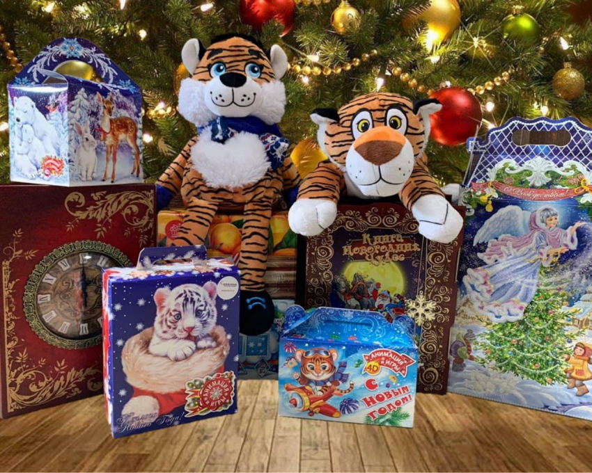 Новогодними детскими сладкими подарками ИП Ковалева О.В. радует  более 20 лет