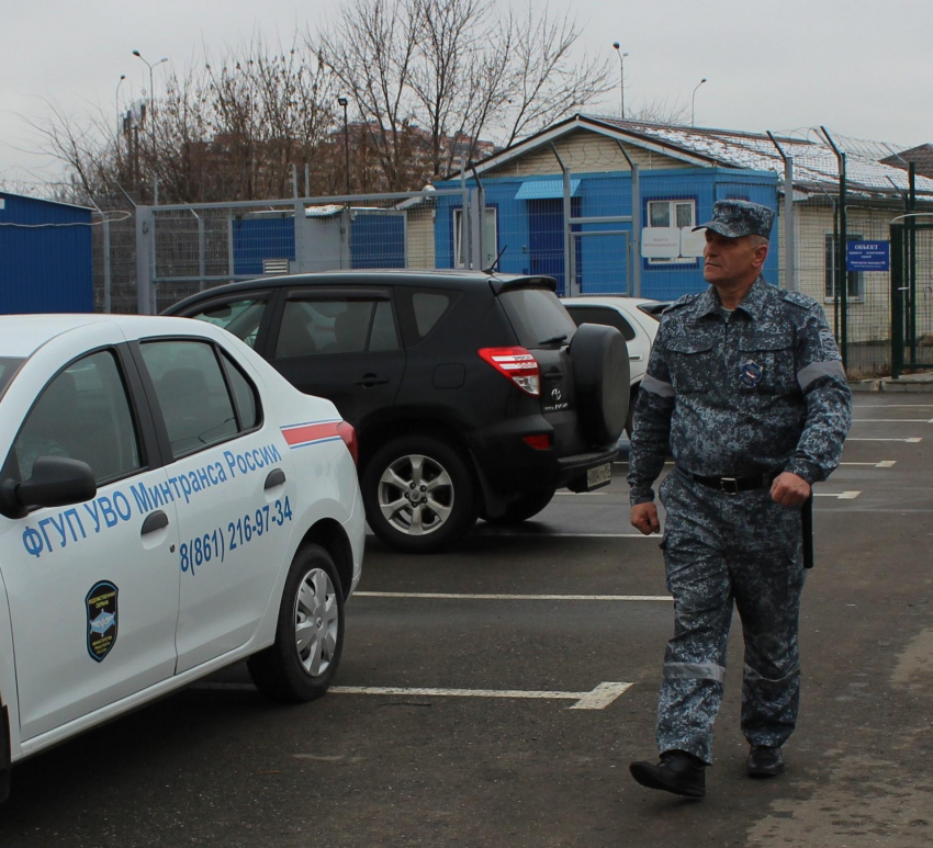 Новороссийский морской причал надежно охраняют