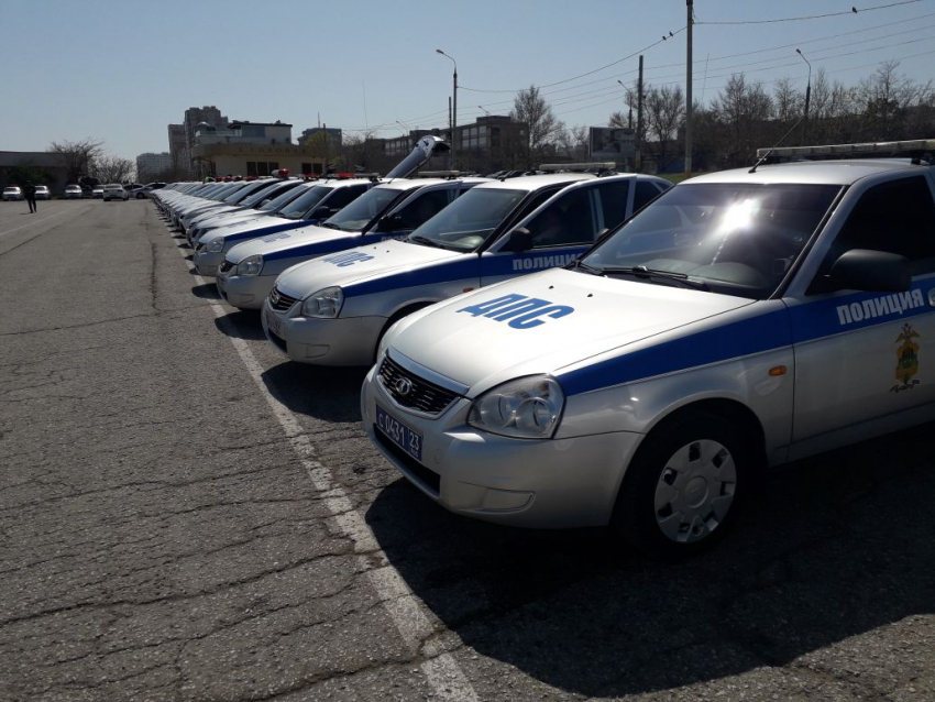 Нашествие автомобилей ГИБДД наблюдали жители Новороссийска