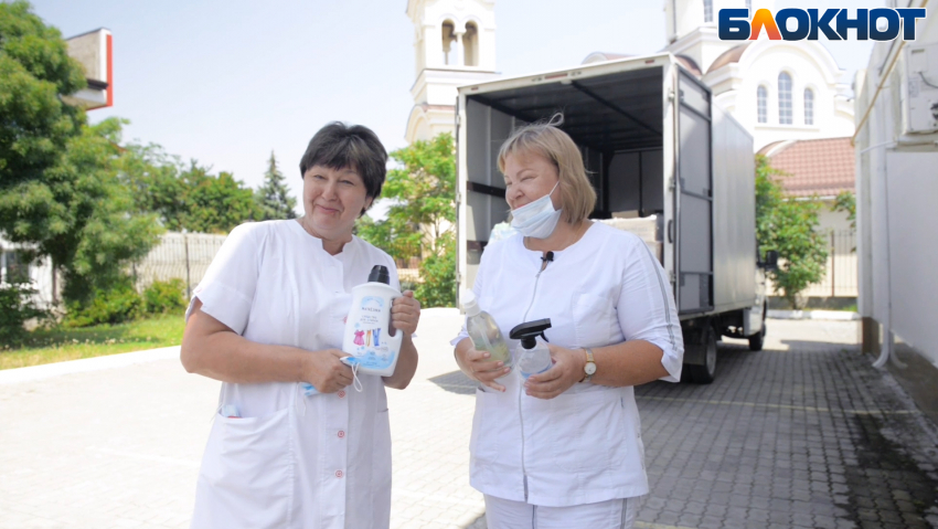 «Это как раз то, что нужно!» - в детскую больницу Мысхако прибыл целый фургон с продукцией «Matrёshka»